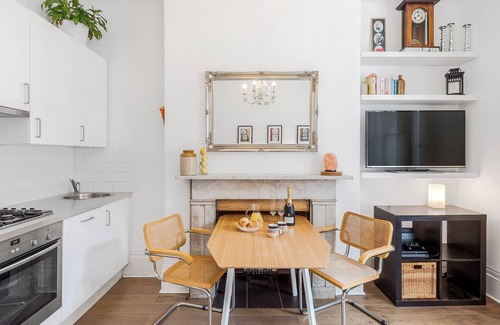 Islington Apartment | The Barnsbury, London Apartment w/WIFI