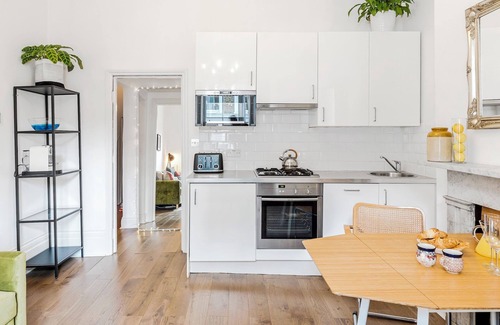 Islington Apartment | The Barnsbury, London Apartment w/WIFI