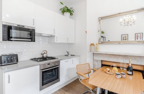 Islington Apartment | The Barnsbury, London Apartment w/WIFI