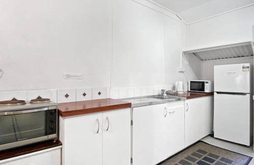 Arcadia Apartment | The Barracks Arcadia 2 - Renovated unit steeped in classic Australian history, near Alma Bay
