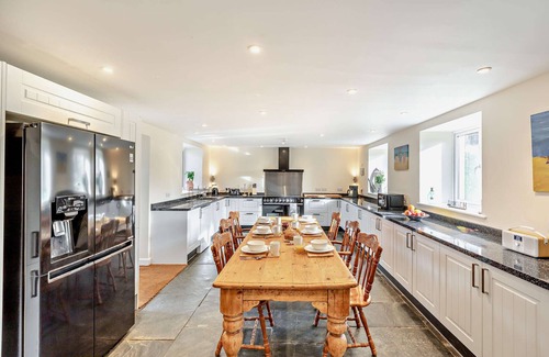 Pancrasweek House | The Barton - Three Bedroom House, Sleeps 6