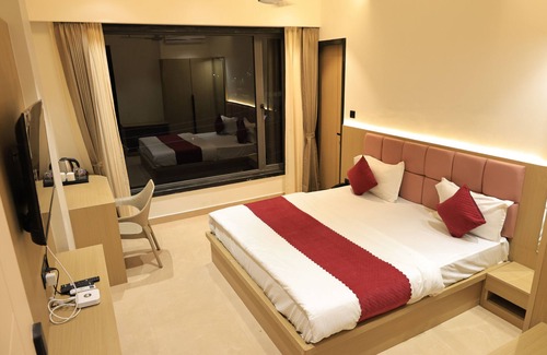 Gayariawas Hotel | The Basil Hotel