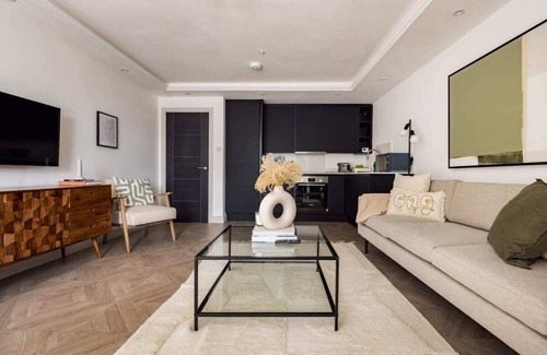 Shaftesbury Apartment | The Battersea Flat - Exquisite 2bdr Flat With Terrace
