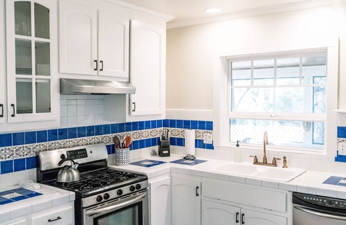 Sonora House | THE BAUMAN HOUSE - ENTIRE HOME, STEPS TO DOWNTOWN SONORA