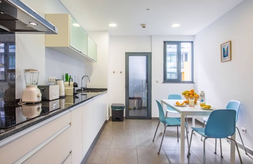 Sao Pedro Apartment | The Bay View by LovelyStay