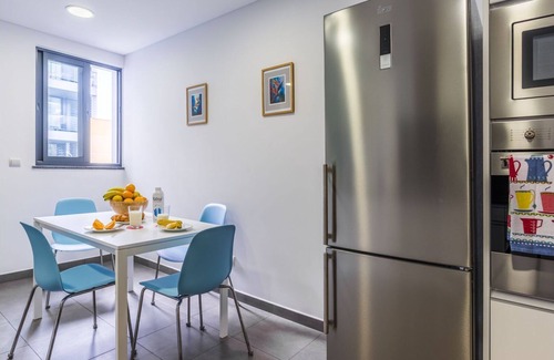 Sao Pedro Apartment | The Bay View by LovelyStay