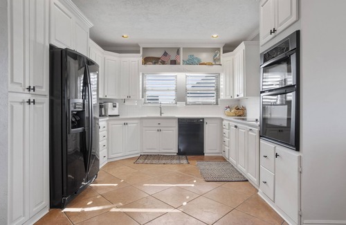 Shoreline Park House | The Bayhouse - Unobstructed Views, Beautiful Sunsets, and a Boat Ramp.