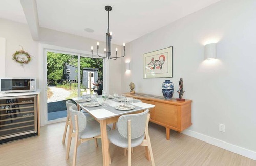 North Saanich House | The Bayside Cottage S