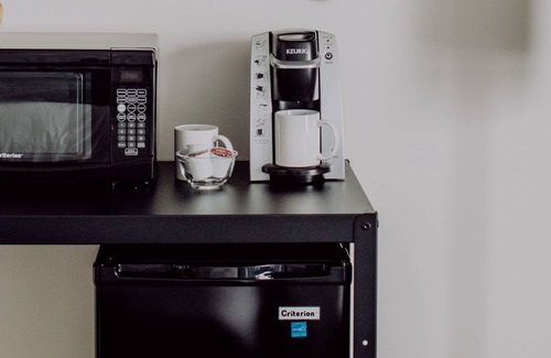 Rainy River District Hotel | The Bayview Motel - Fort Frances, ON - Lakeside Motel