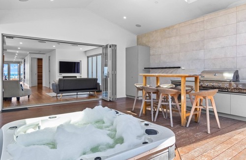 Merewether House | The Beach House on Merewether