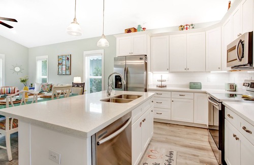 El Centro Beach House | The Beach is Calling. Rest. Relax. Recharge. 300 Meters To The Beach!