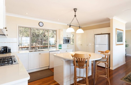 Brisbane Waterfront House | The Beachaus - Spacious Beachfront Holiday Home