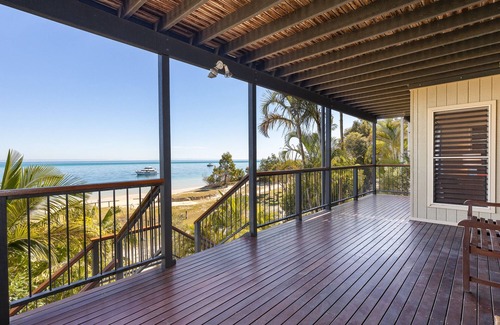 Brisbane Waterfront House | The Beachaus - Spacious Beachfront Holiday Home