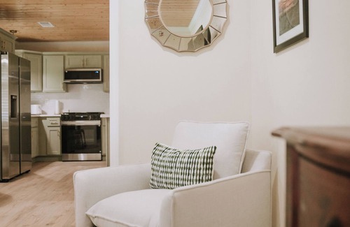 Ocean Springs House | The Beachcomber B - 2 bedroom in Golf Cart District near beaches and downtown!
