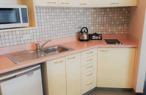 Tahunanui Hotel | The Beachcomber Hotel