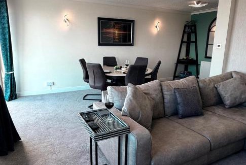 Thornton-Cleveleys House | The Beachcomber - seafront, free parking, free wifi