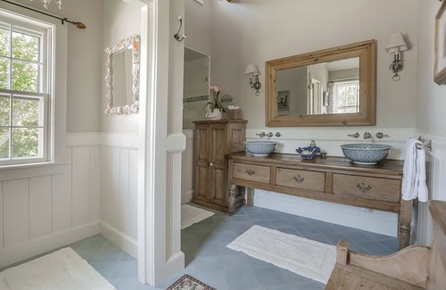 Quidnet Other | The Beachmont: Historic, Ocean-View Retreat in Quidnet w/ Beach Access