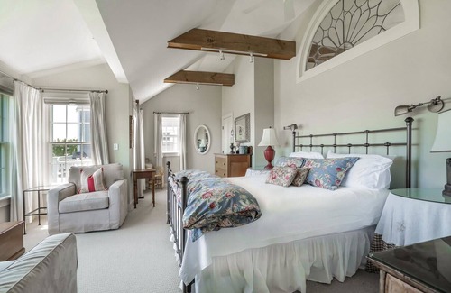 Quidnet Other | The Beachmont: Historic, Ocean-View Retreat in Quidnet w/ Beach Access