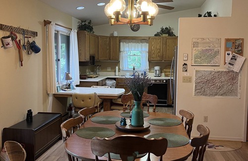 Franklin House | THE BEAR DEN - Franklin's Most Beautiful Mountain View