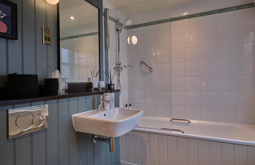 Esher Hotel | The Bear Hotel