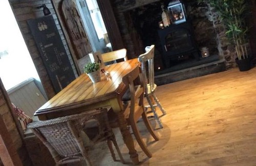Llandovery Hotel | The Bear Inn