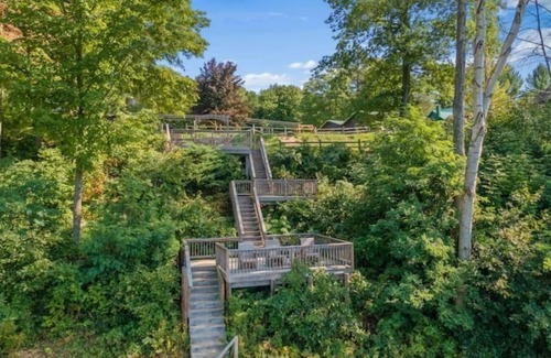 Lake Ann House | The Bears Den- Sleeping Bear Resort in Lake Ann Michigan