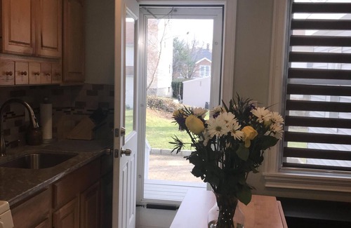 Tuckahoe Apartment | The beautiful HillSide Cottage awaits you! Great location and close to NY city!