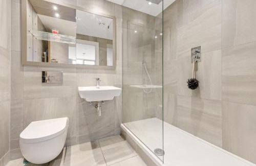 The Docks Apartment | The Becky Suite - Princes Dock Liverpool