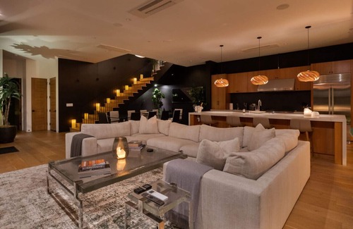 Venice House | The Bella Villa Venice Beach - luxury interior design w/hot tub