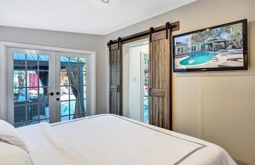 South Middle River House | The Belle Retreat