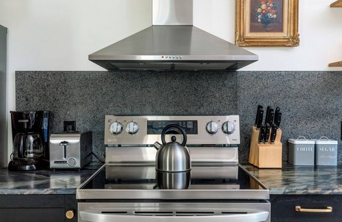 Bloomfield House | The Bellflower, Bloomfield