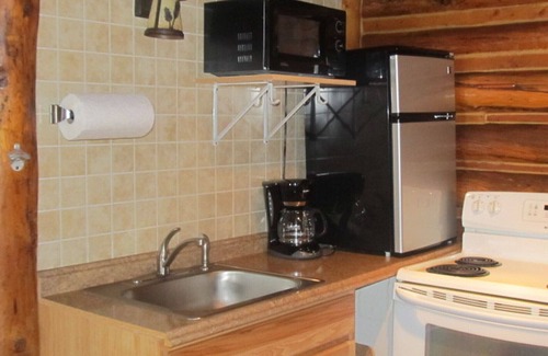 Wapiti Cabin | The Benjamen - Newly Remodeled Great Views