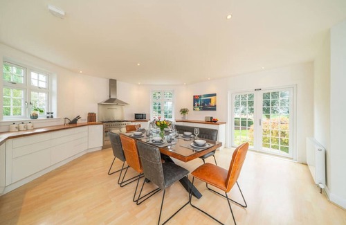 Carnoustie Apartment | The Bensil - Carnoustie Meets The Hamptons