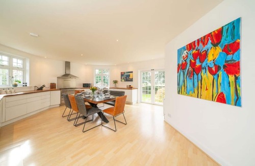 Carnoustie Apartment | The Bensil - Carnoustie Meets The Hamptons