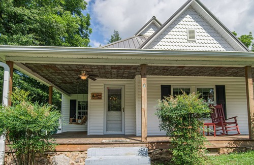 Benton House | The Benton House perfect for kayaker and hikers