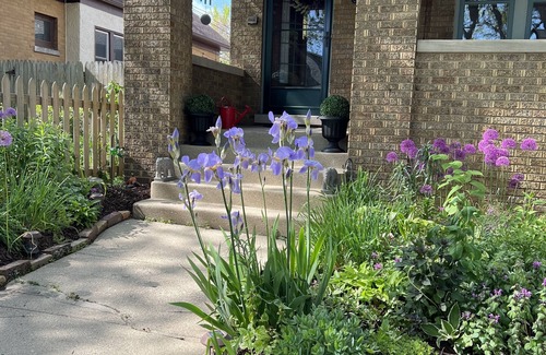 Riverwest House | The Best Bungalow in Riverwest Parking onsite