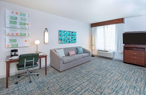 Sandy Springs Hotel | The Best of Atlanta! Pool, Gym Access & Free Hot Breakfast Included