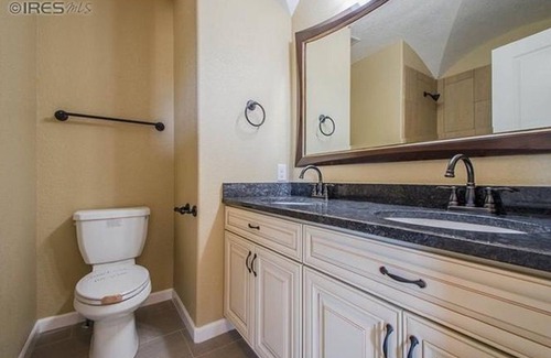 Longmont House | The best of Colorado. Close to Skiing, Hiking, National Parks, Denver, and more