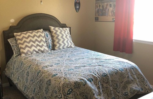 Longmont House | The best of Colorado. Close to Skiing, Hiking, National Parks, Denver, and more