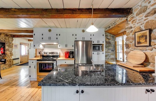 Saint Ferreol les Neiges Cottage | The Bilodeau-Éthier House 1853 - Country house at the foot of Mont-Sainte-Anne