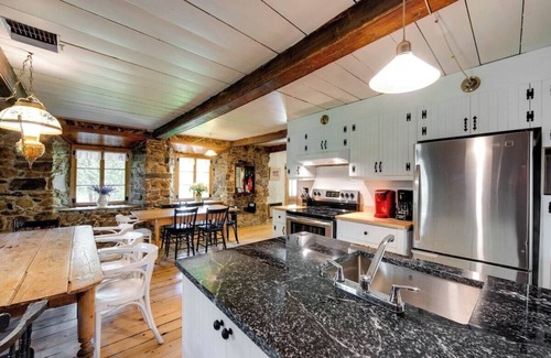 Saint Ferreol les Neiges Cottage | The Bilodeau-Éthier House 1853 - Country house at the foot of Mont-Sainte-Anne