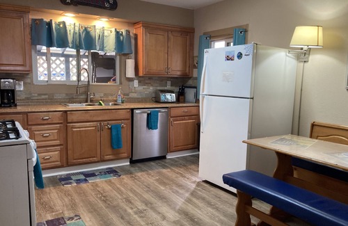 Avalon House | The Big Blue House of Catalina BOOK NOW for 2025