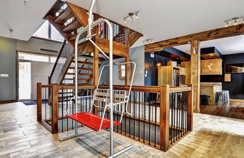 Stoneham House | THE BIG JACK - 33 Chemin Blanc, Stoneham, 289671