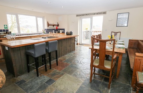 High Peak Cottage | THE BIKE SHED, pet friendly, with open fire in New Mills