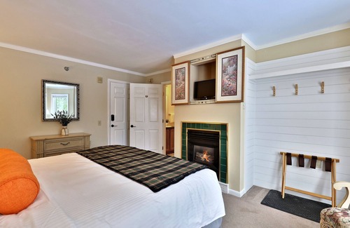 Killington Cabin | The Birch Ridge: European Room #8 - King Suite in Killington, Vermont. Hot Tub.