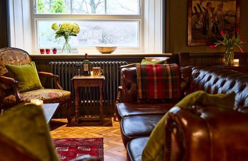 Ford Hotel | The Black Horse, Climping