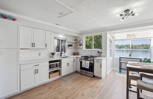 Brighton Cottage | The Black Marlin Lakehouse - Brighton MI Waterfront Cottage