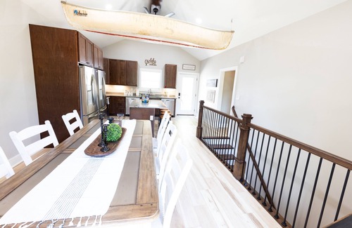 Maynardville House | The Black Pearl on Norris Lake