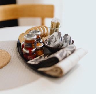 Komotini Apartment | The Black & White - Svolio Hospitality