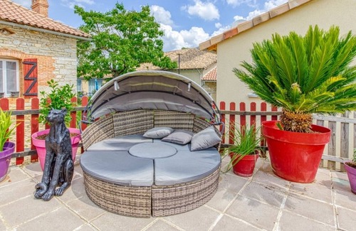 Septfonds Apartment | The blackbird's nest with sauna and jacuzzi.